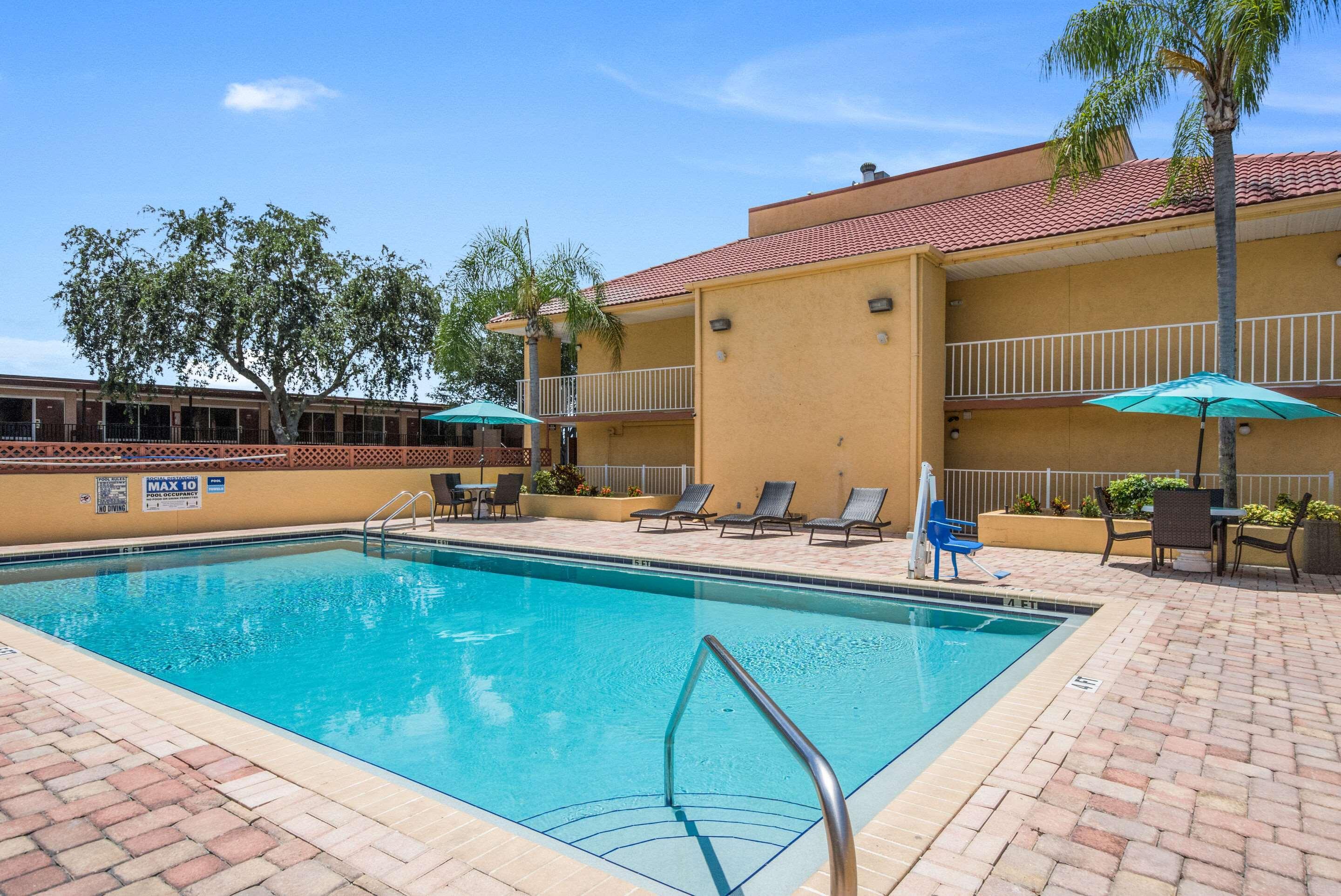 Rodeway Inn Port Richey North Extérieur photo
