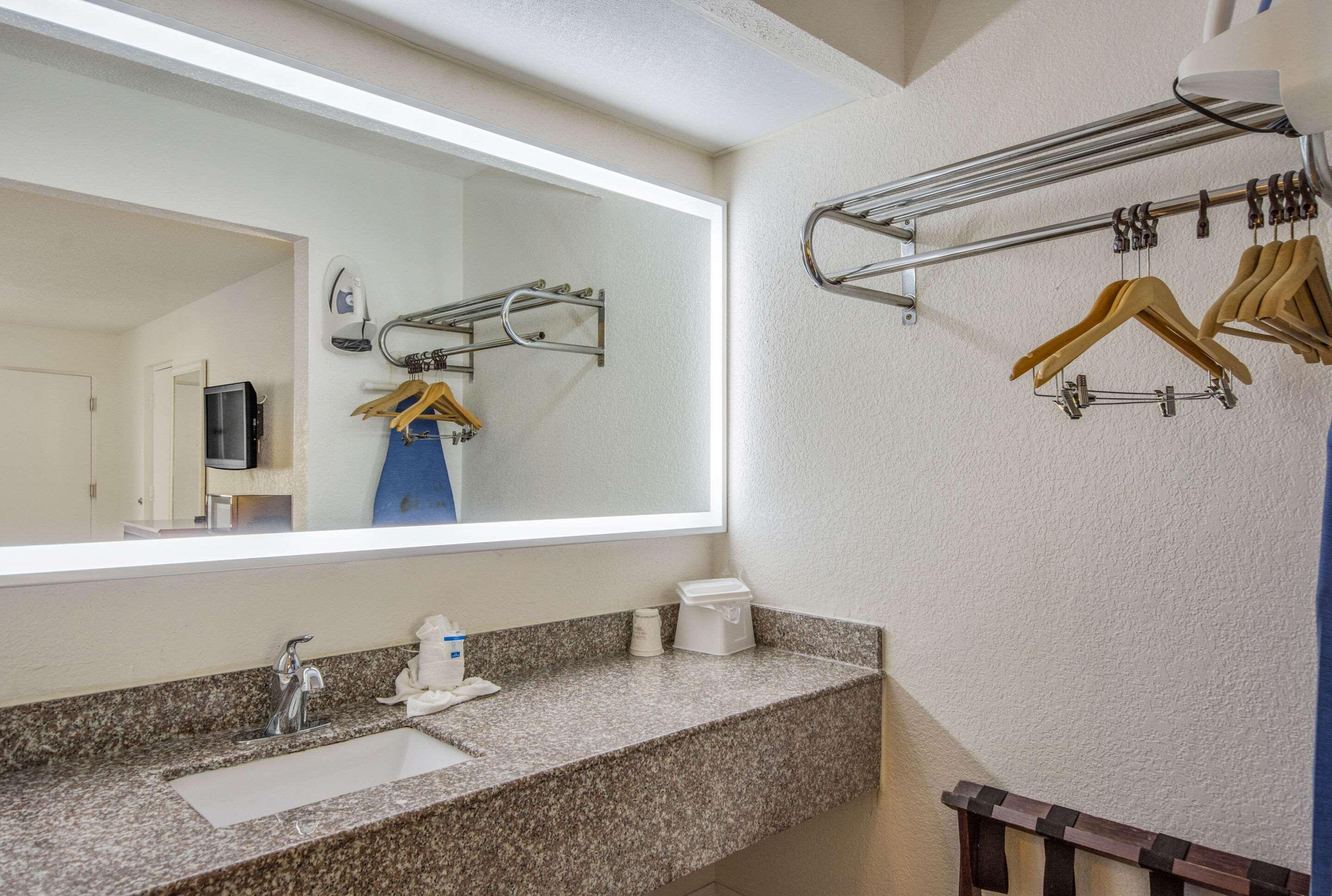 Rodeway Inn Port Richey North Extérieur photo